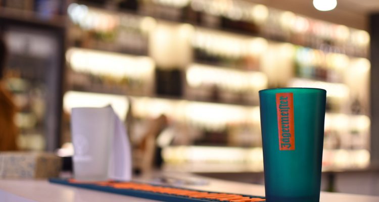 Vaso de Faro 18 Tienda de Bebidas y Aperitivos